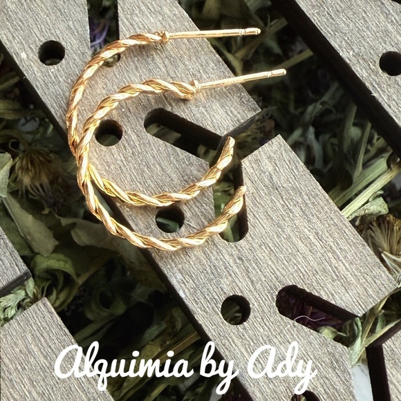 Alquimia Gold Hoop Earrings with Polished Finish - Picture 1 of 1